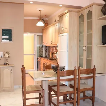 Niki Apartment *